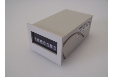 Hengstler 0 877 107  counter, P-24V DC 7DIG, new.