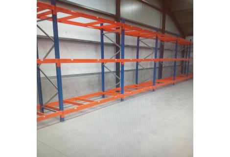 Palletstelling, hoogte 3 meter. Zeer gaaf, in nieuwstaat.