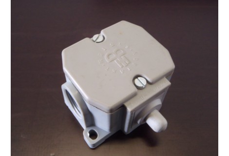 Eindschakelaar, kunststof