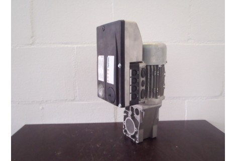 121 RPM 0,37 KW LENZE,  Drives 8400 Motec  NEW