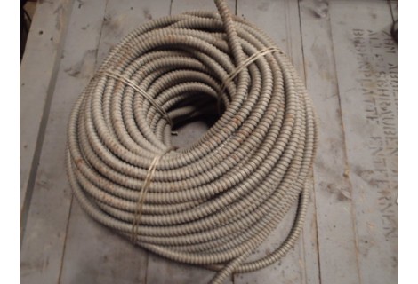 Vintage kabelbescherming, flexibel metaal, gegalvaniseerd. 